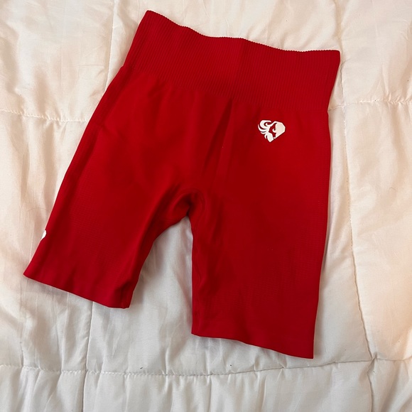 [SOLD] Women’s Best⭐️ Red Biker shorts - Picture 1 of 2